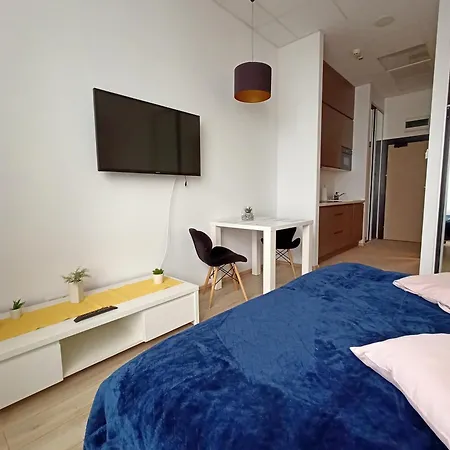 Zlatarooms 122 דירה ורשה