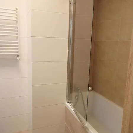 Διαμέρισμα Zlatarooms 122 *